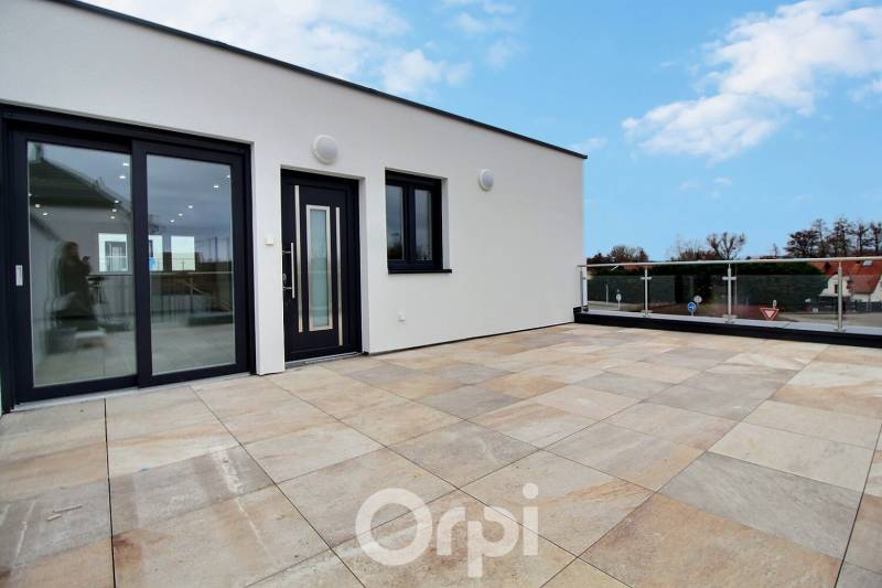 LOCATION : 3 pièces avec une terrasse de 35m² et 2 parkings