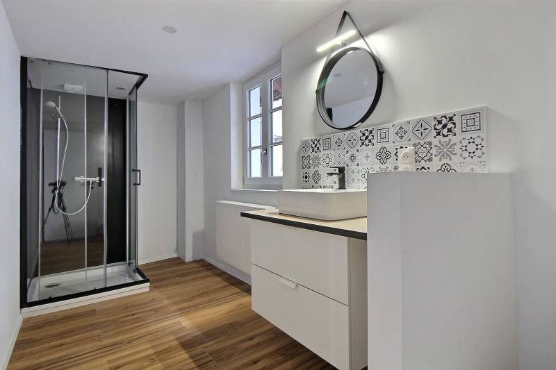 3 pièces en Triplex entièrement rénové à louer avec cuisine équipé neuve